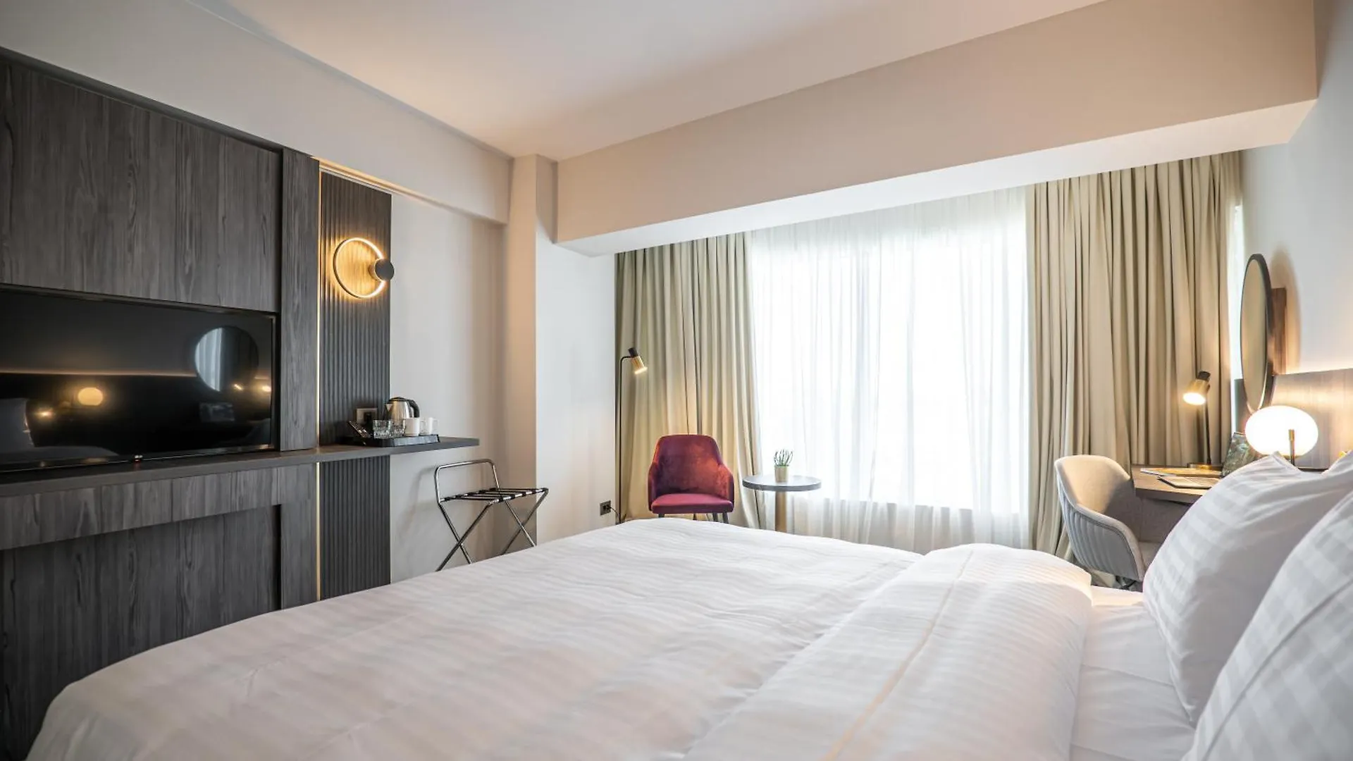 Ramada By Wyndham Bucharest Otopeni Airport 4*,